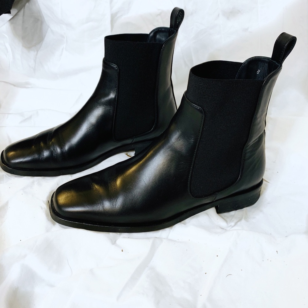 SOLD Everlane Chelsea Boots Size 8 Black ✨